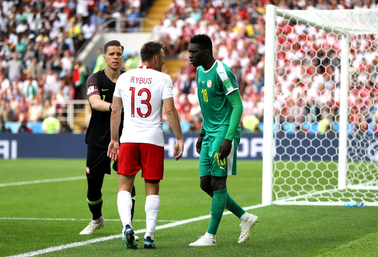 Hubo roces en el final del juego pero el árbitro logró calmar los ánimos.