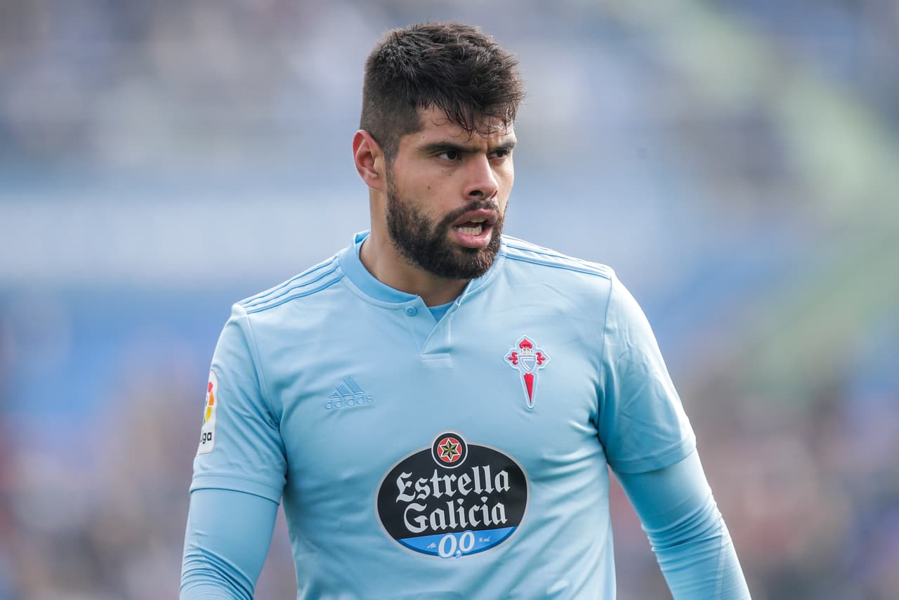 Néstor Araújo: el defensor sigue siendo titular indiscutido del Celta, que en la psada jornada igualó con Alavés y este domingo, a primera hora, visitarán al Eibar en La Liga para seguir huyendo del descenso.