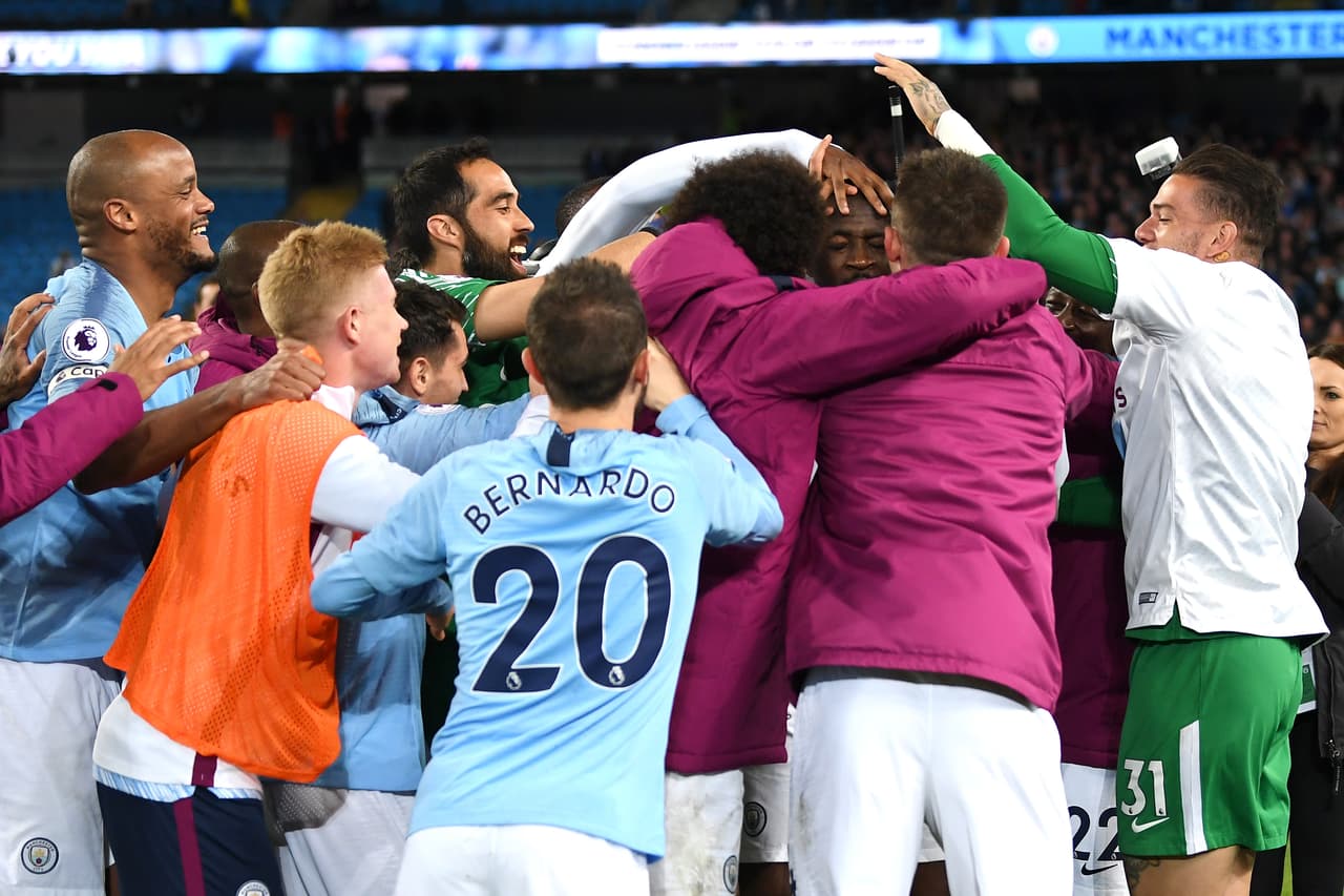 <b>Fase de grupos: </b>Manchester City (Campeón - Inglaterra)