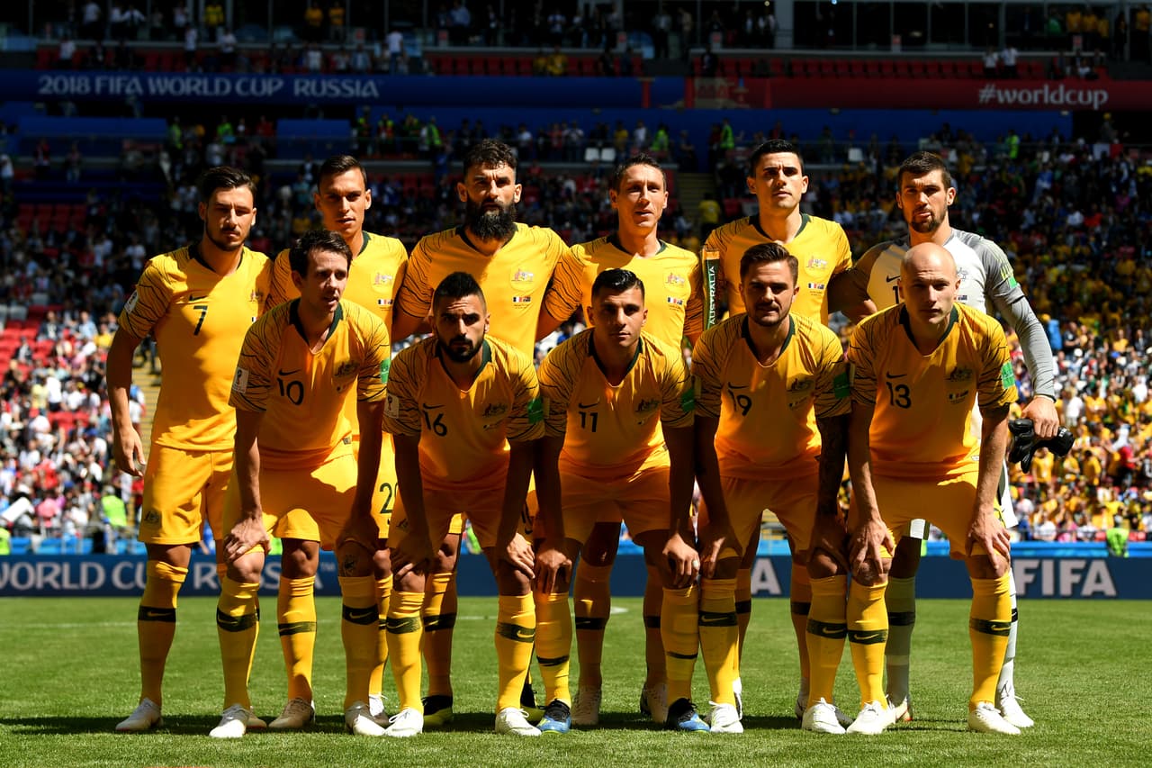 Mientras que Bert van Marwijk lo hizo con: Ryan, Risdon, Milligan, Sainsbury, Behich, Jedinak, Mooy, Kruse, Leckie, Rogic y Nabbout.