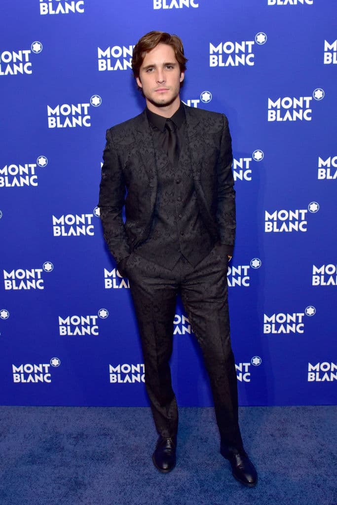 El actor a parecido en series como ‘Scream Queens’ (2015) y películas como ‘Rock of Ages’ (2012) y ‘Terminator: Dark Fate’ (2019).
<br>