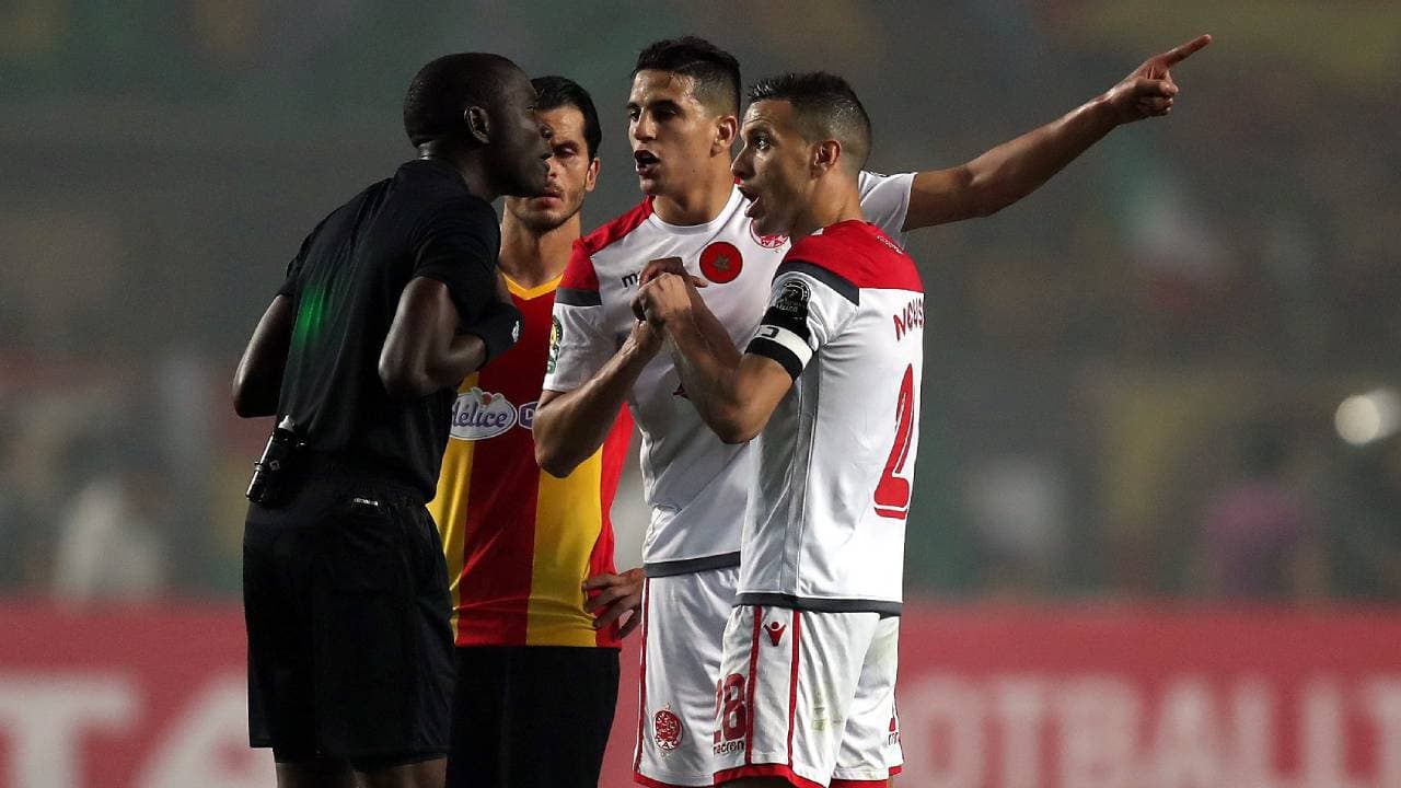 Vergüenza en la Champions de África: Falló el VAR y el Wydad Casablanca abandonó el juego