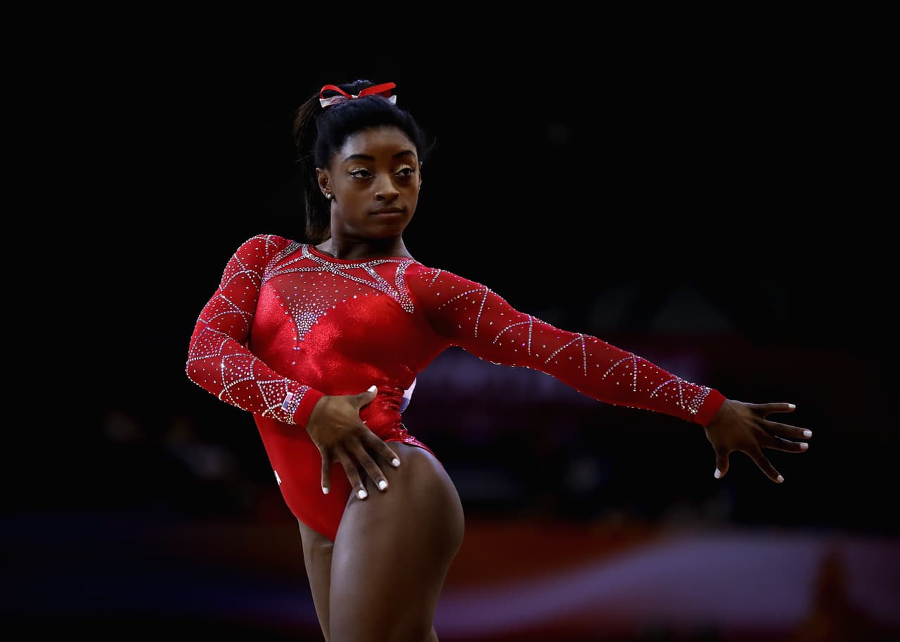 A sus 21 años, Biles es una de las deportistas más reconocidas a nivel global por su capacidad en esta disciplina.