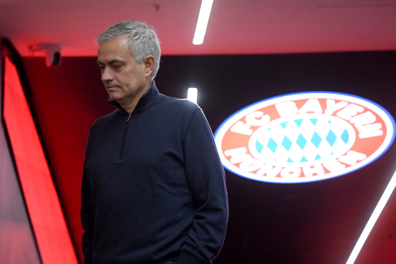 Bayern Munich es el único equipo que logra pasar invicto a octavos de final de la Champions League. El día de hoy confirma su pase en primer lugar del grupo B, seguido del Tottenham Hotspur en segundo lugar.