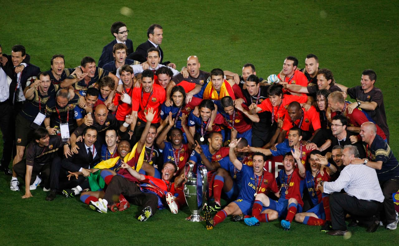 El segundo equipo en conseguirlo, y que además lo ha hehco dos veces, fue el F.C. Barcelona en el 2009 bajo la dirección de Pep Guardiola. El equipo 'culé' le ganó la Copa del Rey al Athletic de Bilbao, la Champions al Manchester United y La Liga a su rival de siempre, el Real Madrid.