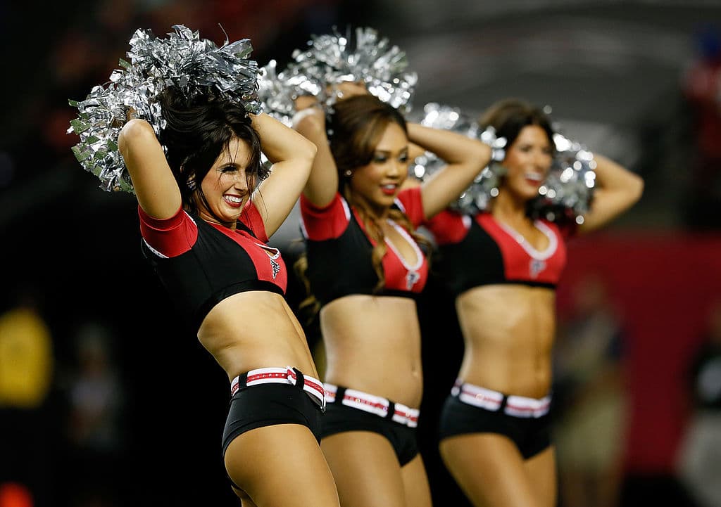 Los Atlanta Falcons tuvieron la ofensiva más explosiva de la NFL esta temporada y lucharan por un pase a la Final de división ante los Seahawks. Gran parte de su éxito se debe al apoyo incondicional que les brindaron sus bellas cheerleaders.