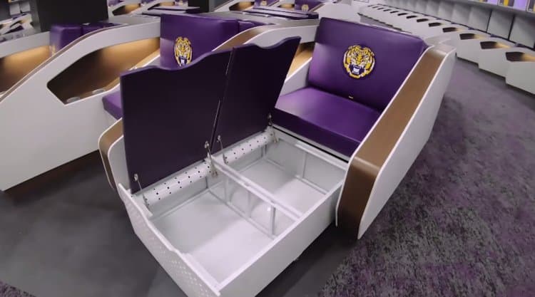 El edificio se inauguró en 2015 y la escuela anunció los planes para renovarlo marzo de 2018.