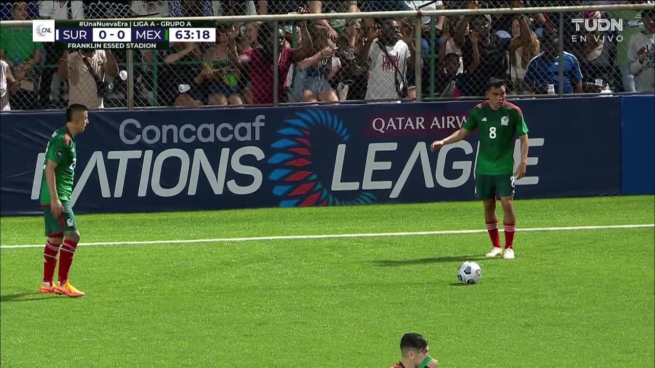 ¡GOL!  anota para México. Johan Vásquez