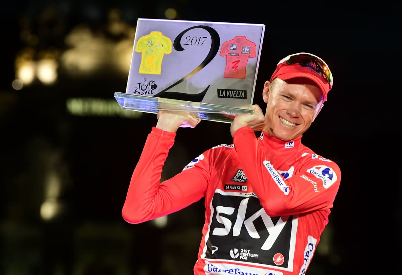 El triunfo de Froome en Tour y Vuelta lo convirtieron en un hito, pero el anuncio de positivo abren una estela de duda que rememora inevitablemente el dopaje de Lance Armstrong en su momento.