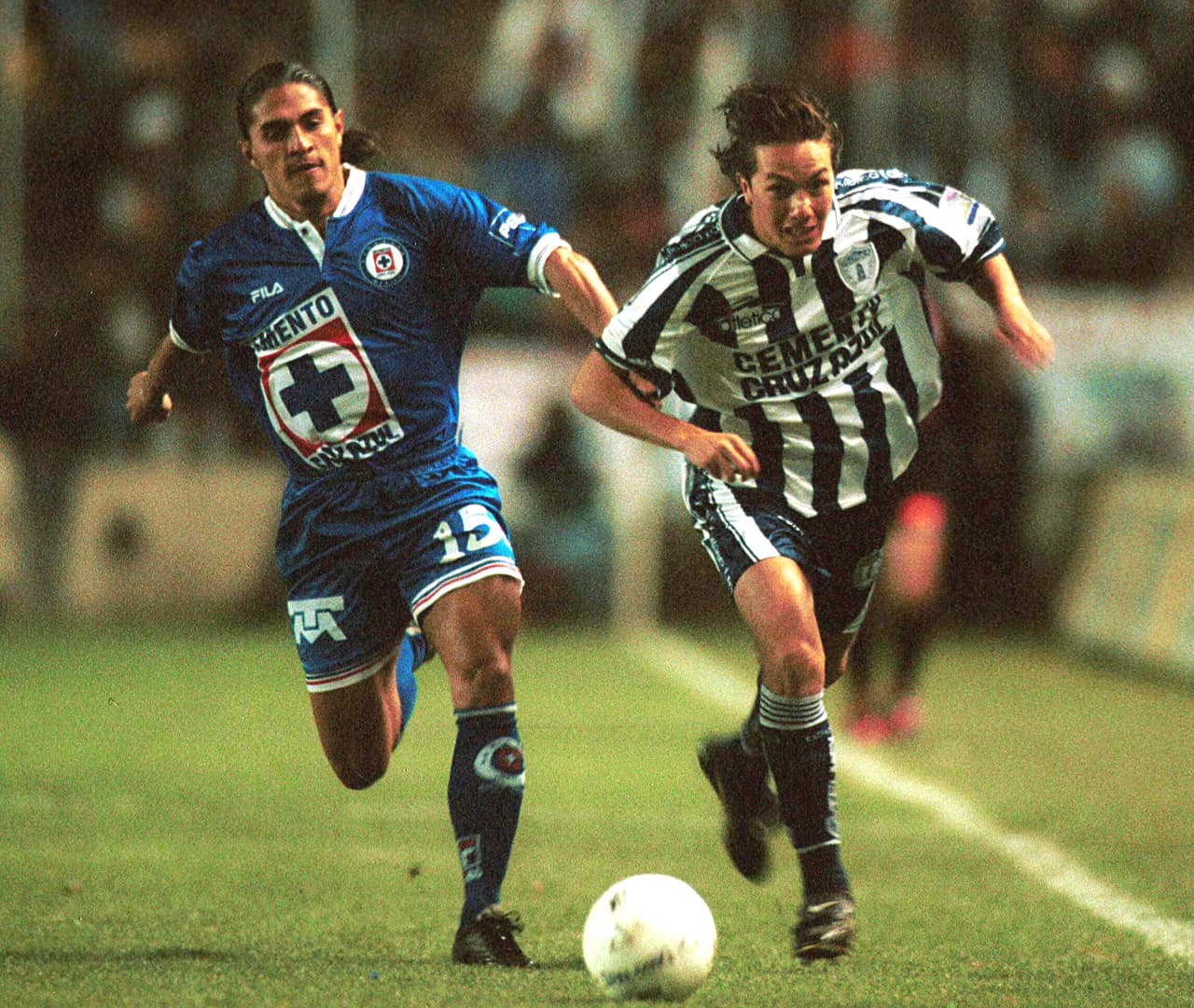 A finales de los 90’s y principios del nuevo siglo se implementó el “Gol de Oro”, el cual fue aprovechado por dos equipos en las finales de la Liga MX. El primero sería el Pachuca en el Invierno de 1999 ante Cruz Azul.