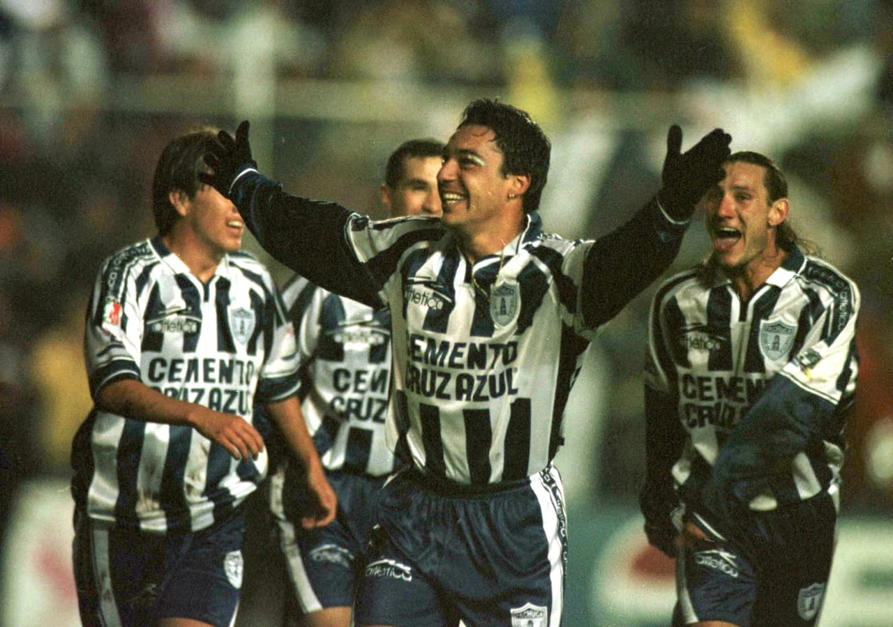 Los Tuzos empatarían en su casa con los celestes 2-2, tras 90 minutos de un fútbol cerrado en el estadio Azul llegarían los tiempos extras. En ellos Alejandro Glaría se convertiría en el héroe de Pachuca al anotar al minuto 92 el gol del campeonato, primero en su historia para los de Hidalgo.