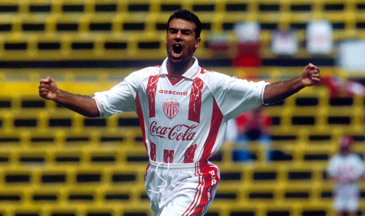 No todos los goles de último minuto han sido para definir los encuentros, también hay varios que sirvieron para apuntalar la ventaja. Entre ellos tenemos el caso de Sergio Vázquez del Necaxa en el Invierno de 1998.