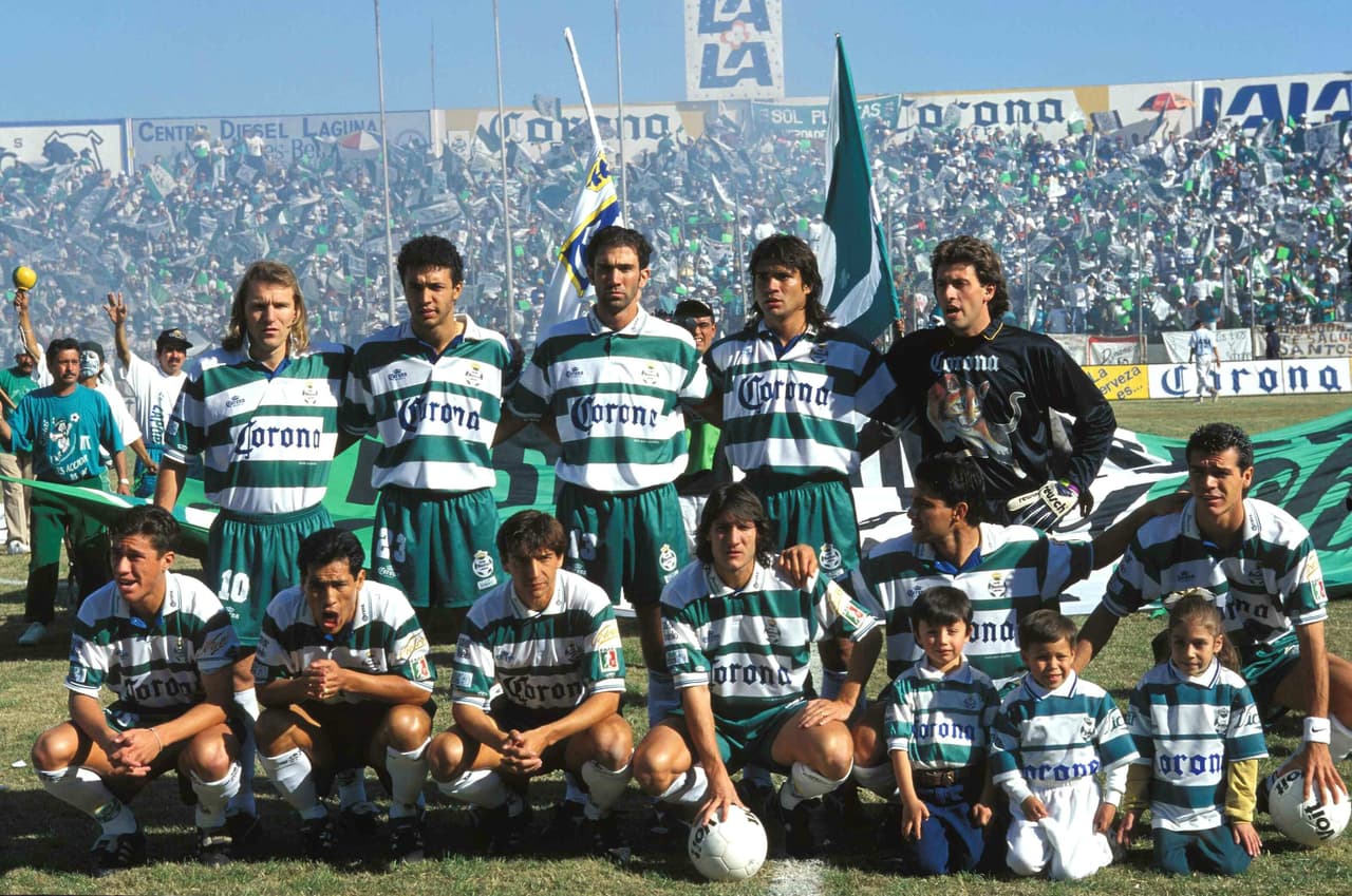 Dos finales de la Liga MX fueron definidas en los últimos 10 minutos, la primera fue a favor del Santos Laguna, quien derrotó 4-2 al Necaxa en una final que tuvo su polémica arbitral en el Invierno 1996.