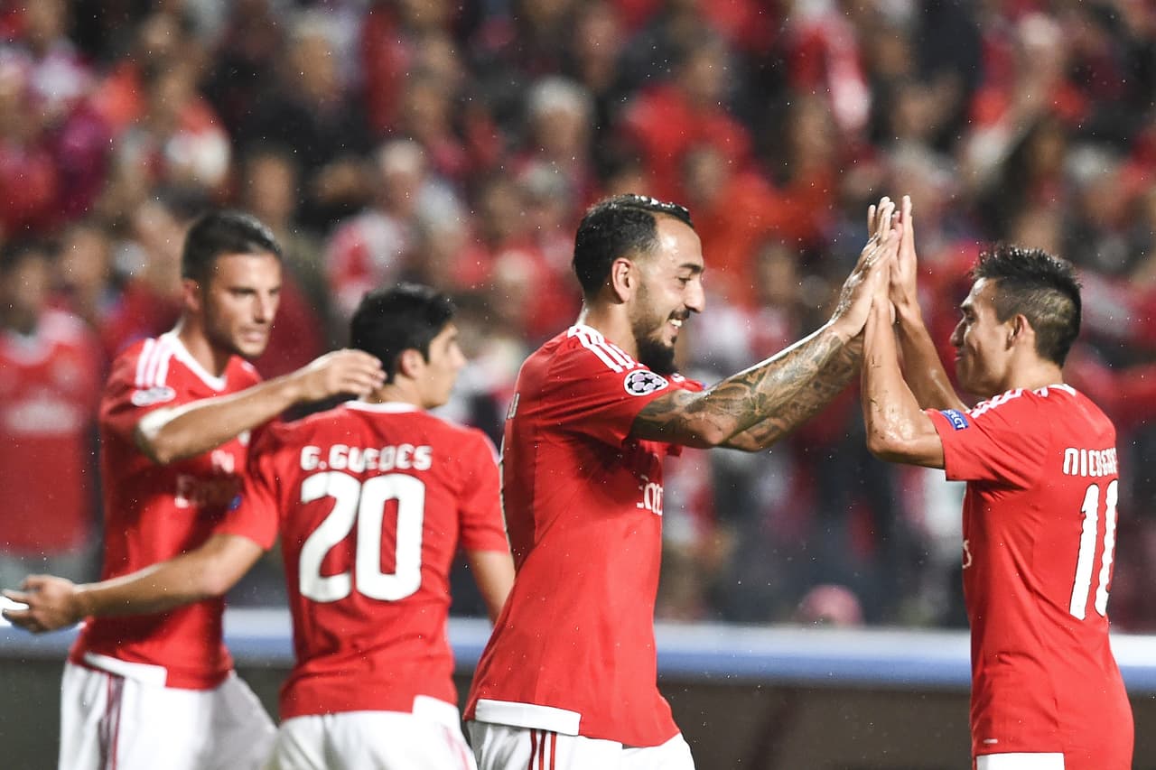 El campeón de Portugal, el Benfica, debutó con un triunfo de 2-0 sobre el Astana.