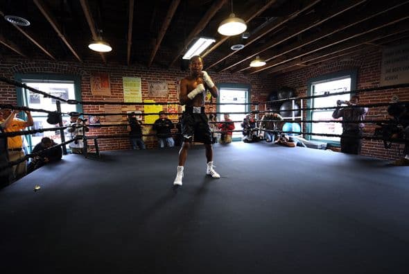 Este combate es uno de los más esperados por los amantes del boxeo.