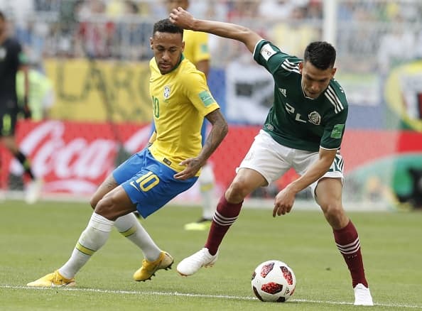 ¡El Chucky a la alza, Neymar a la baja! El mexicano fue elegido entre los mejores 50 jugadores del mundo