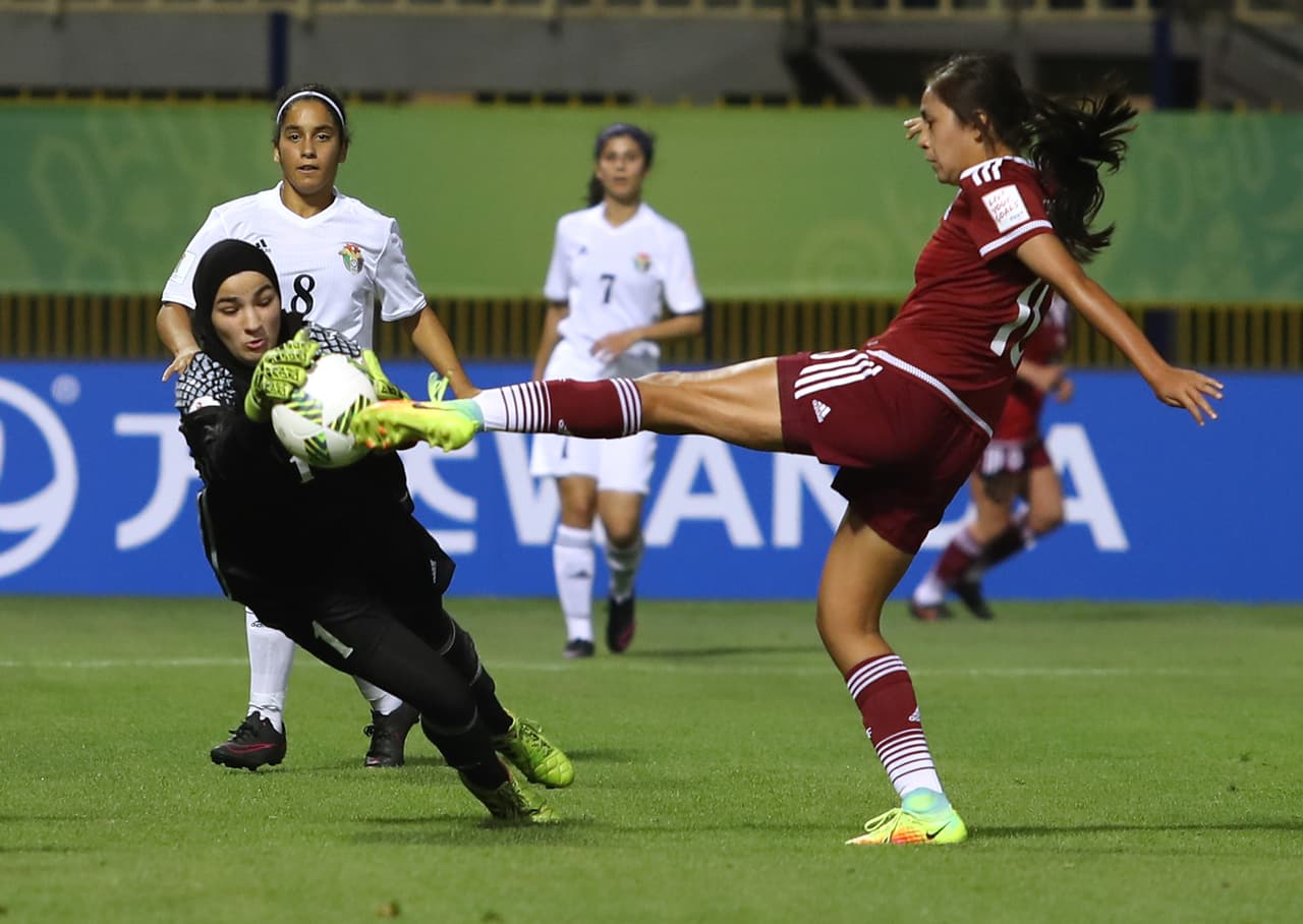 Albustanji aguantó en lo posible la embestida de un equipo mexicano que buscó sumar la mayor cantidad de tantos para soñar con el liderato.