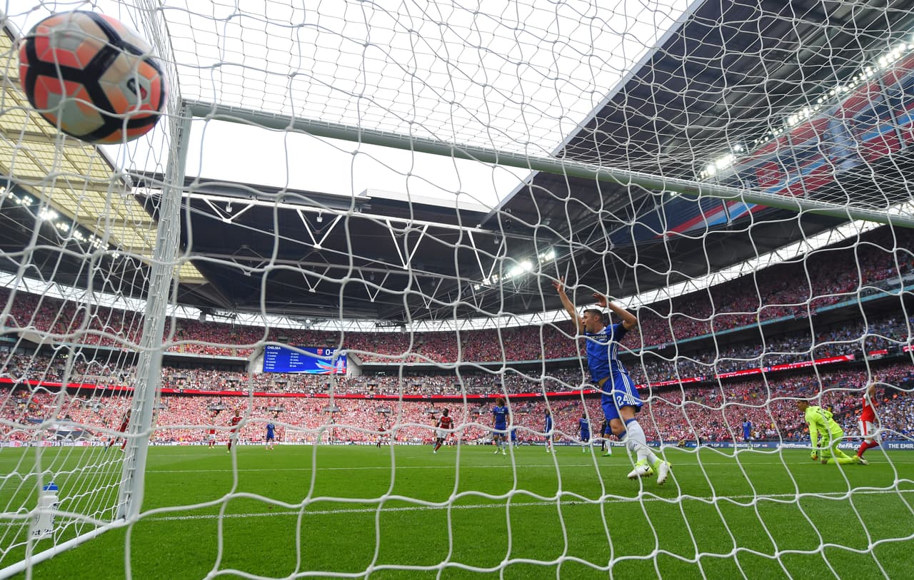 De un tiro cruzado sometió al arquero belga Thibaut Courtois para darle la ventaja a su equipo.
