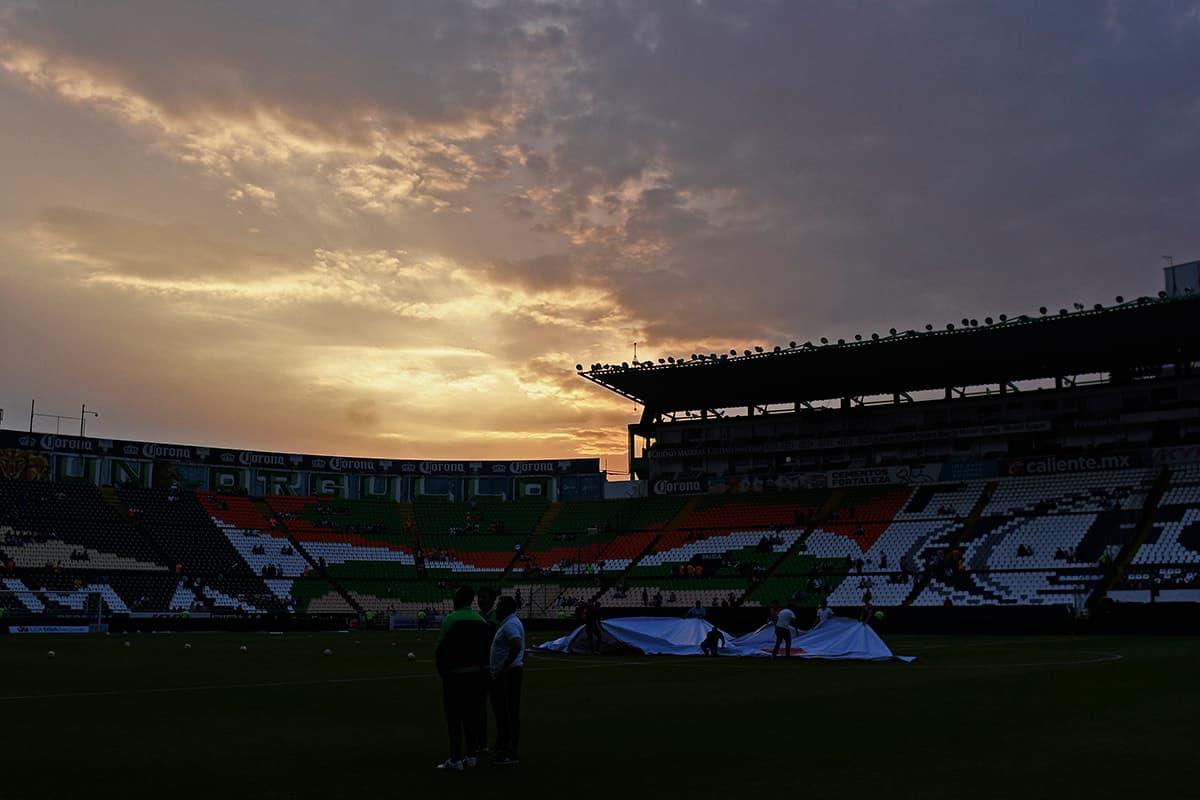 En el Estadio León se vio un atardecer espectacular a minutos de iniciar el partido por la jornada 15.
