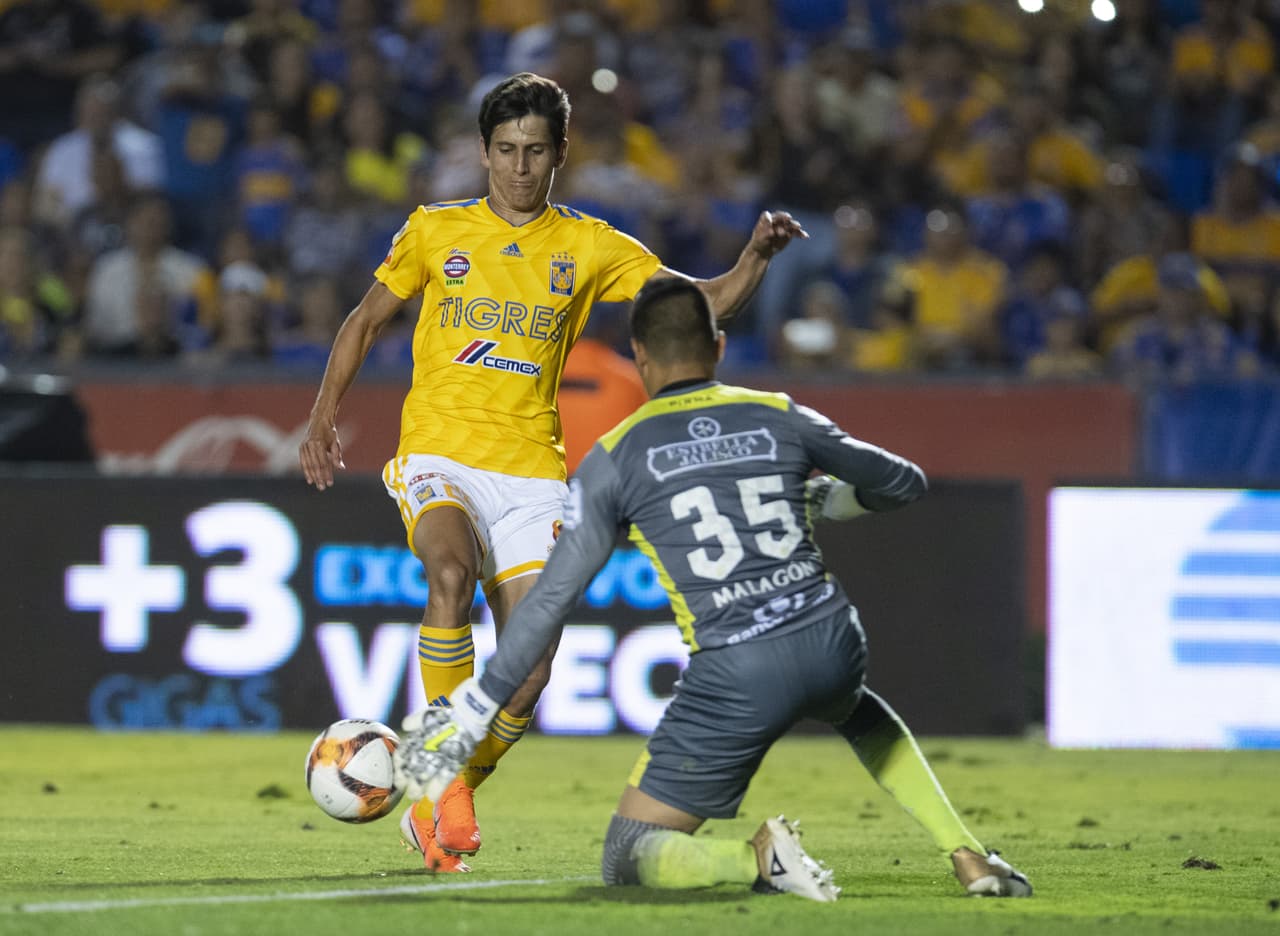 En 2015 aunque se rumoraba que Jurgen llegaría al futbol europeo, los Tigres ofertaron 10 millones de dólares por él y se quedaron con la ficha del jugador.