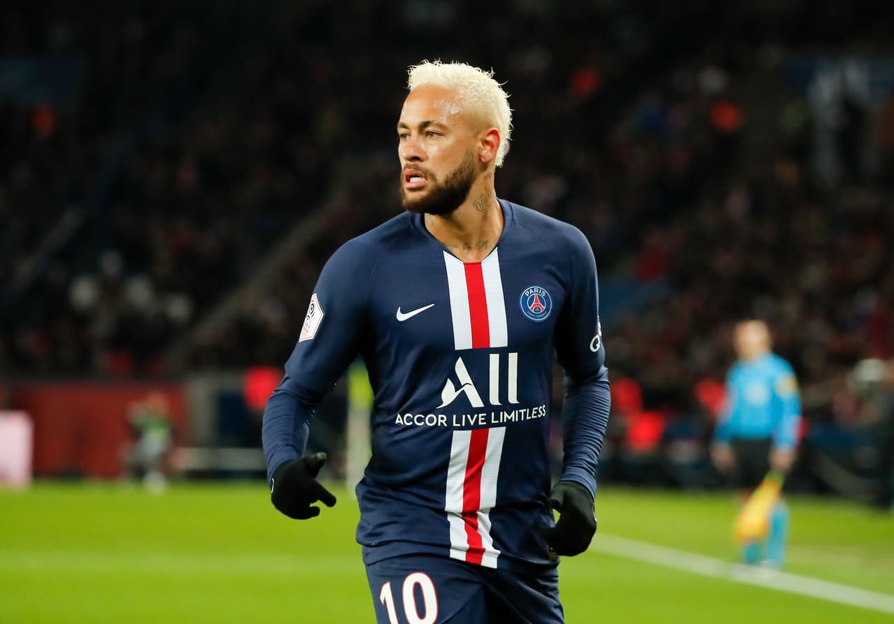 Neymar se enoja con reportero por una pregunta