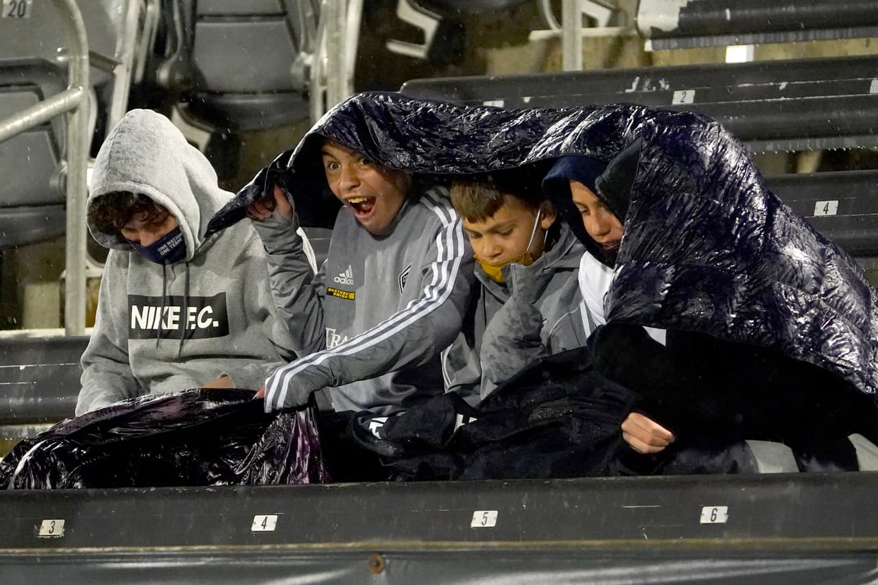 Una noche fría y lluviosa, pero que se terminó disfrutando.
<br>