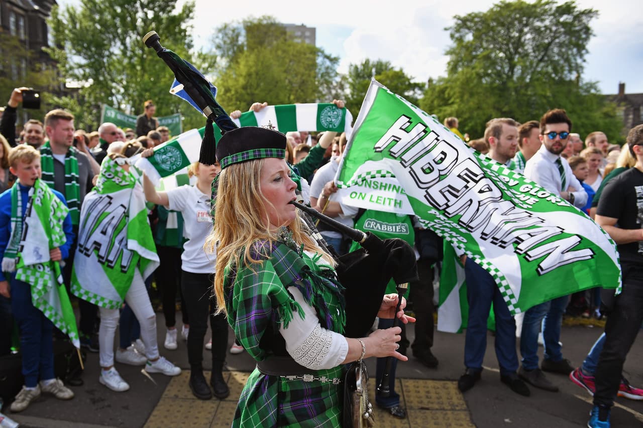 El Hibernian viene de la segunda ciudad más grande de Escocia, Edinburgo, por lo cual es un derbi donde las pasiones pueden desbordarse.