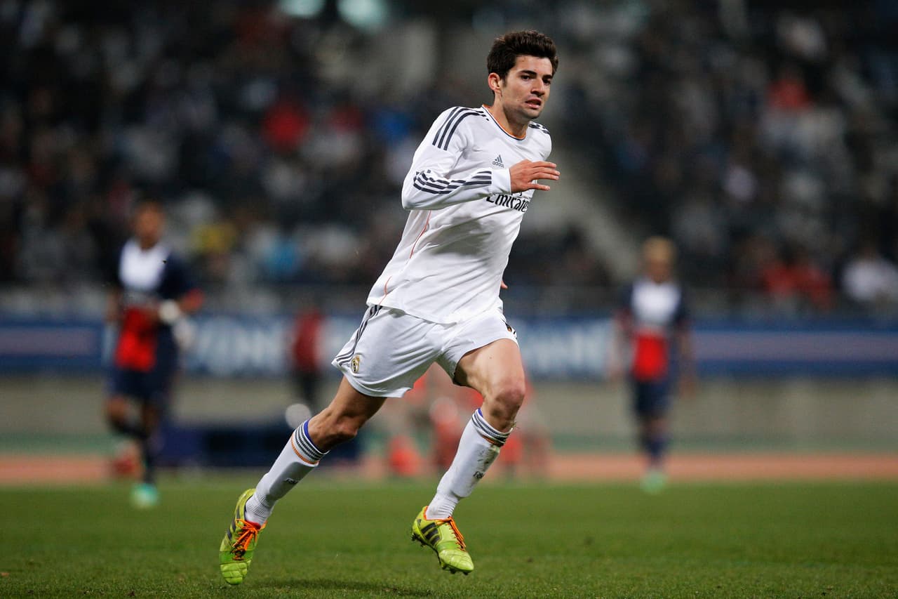 PARIS, FRANCE - MARCH 11: Enzo Fernandez (son of Zinedine Zidane) of Real Madrid in action during the UEFA Youth League Quarter Final match between Paris Saint-Germain FC and Real Madrid at Stade Charlety on March 11, 2014 in Paris, France. (Photo by Dean Mouhtaropoulos/Getty Images)