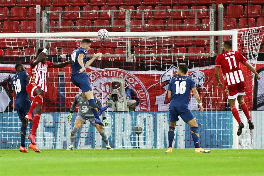 El Porto sella su victoria ante el Olympiacos con dos goles y gana su boleto a la siguiente fase. Los tantos corrieron a cargo de Otavio al minuto 10, seguido de Mateus Uribe al 77 en la última jornada de la UEFA Champions League.