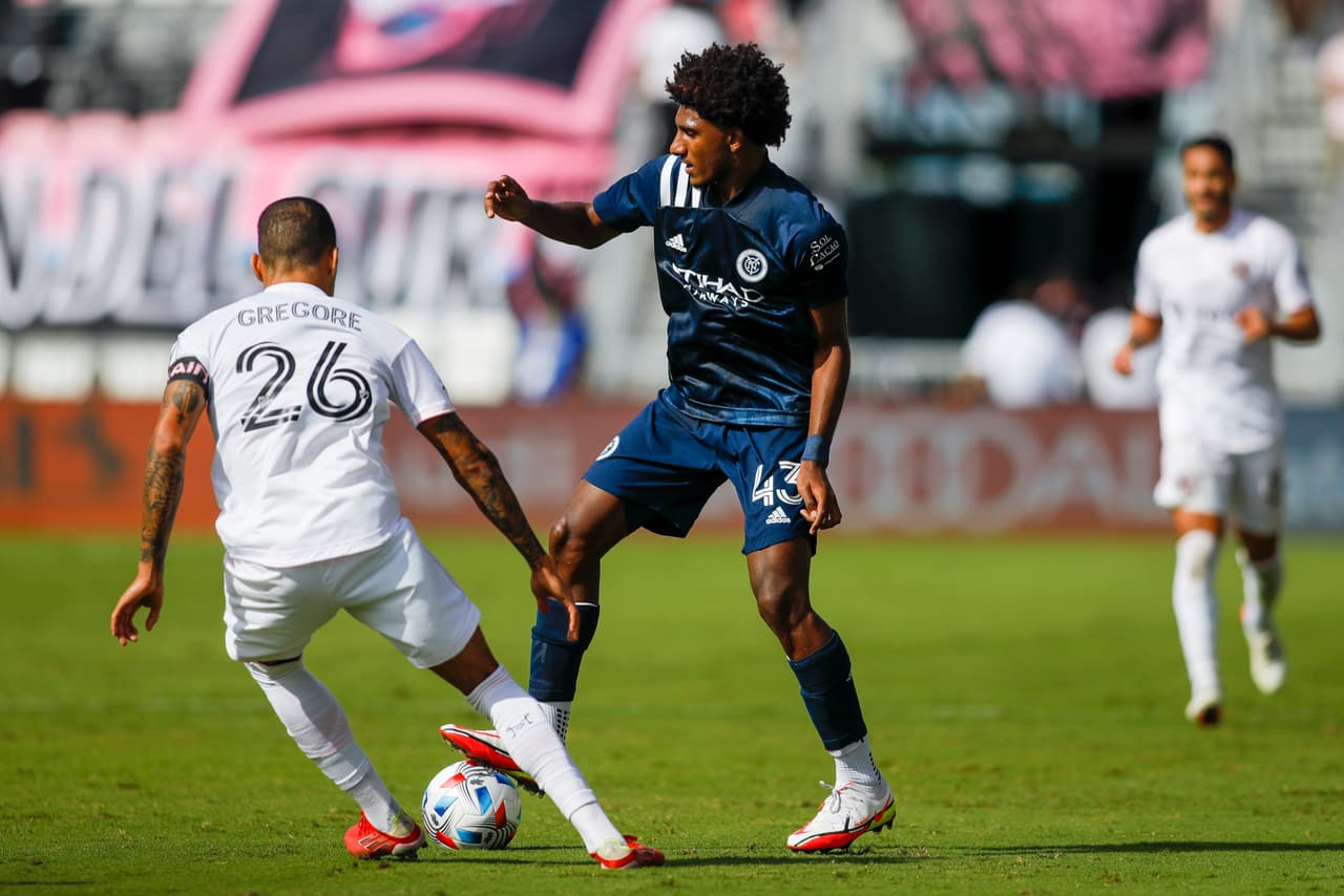 El joven atacanta brasileño Talles Magno marcó el tercer gol de NYCFC.
<br>
