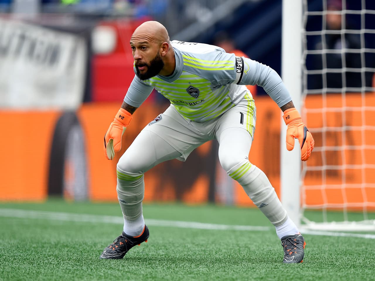 En 2018 el rival será Juventus, y hay que comenzar a pensar en el XI que la MLS presentará para ese partido. ¿Qué tal Tim Howard para el arco? (USA Today Images)