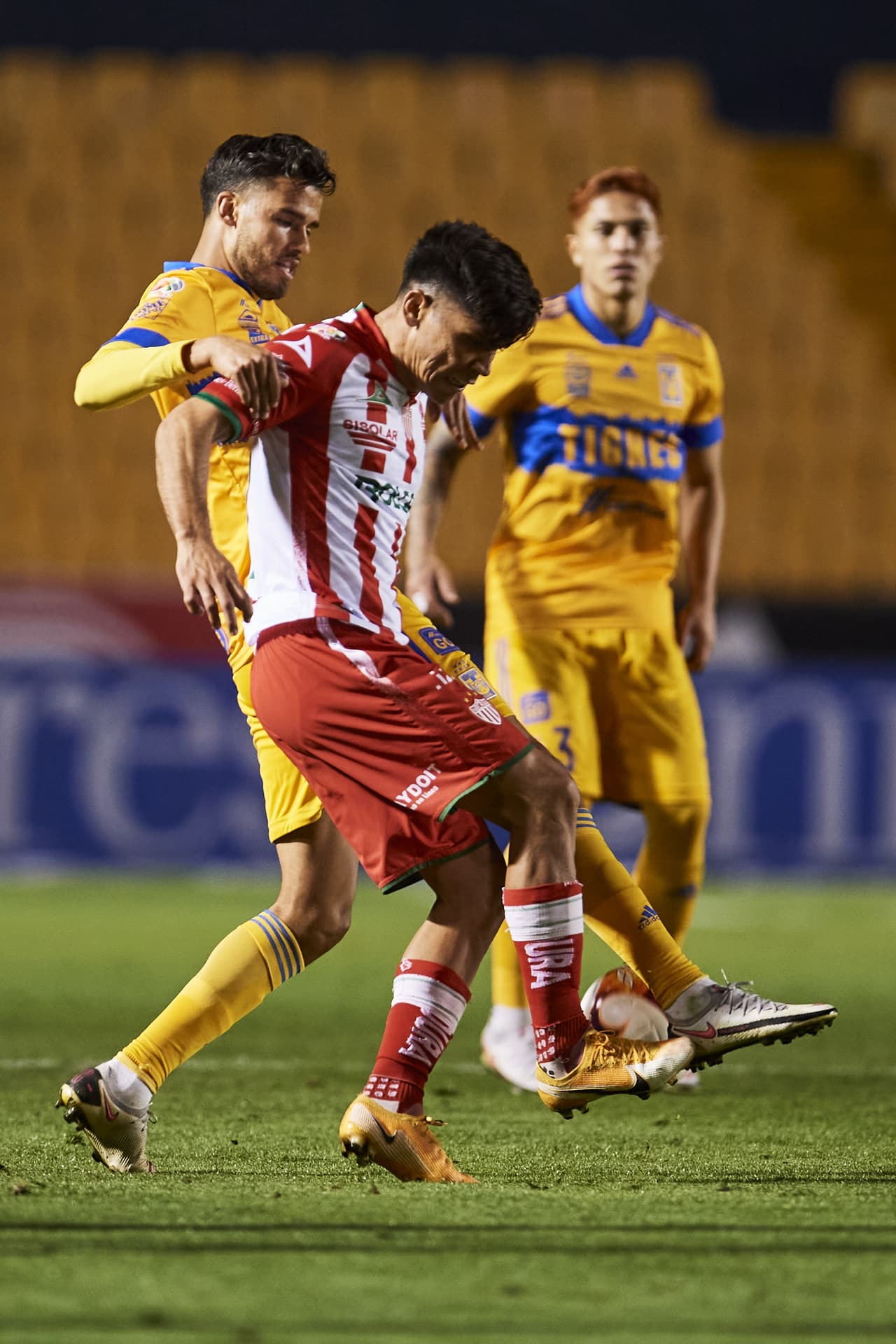Tigres decide guardar jugadores para el Mundial de Clubes y terminan empatando 1-1 en casa frente al Necaxa.