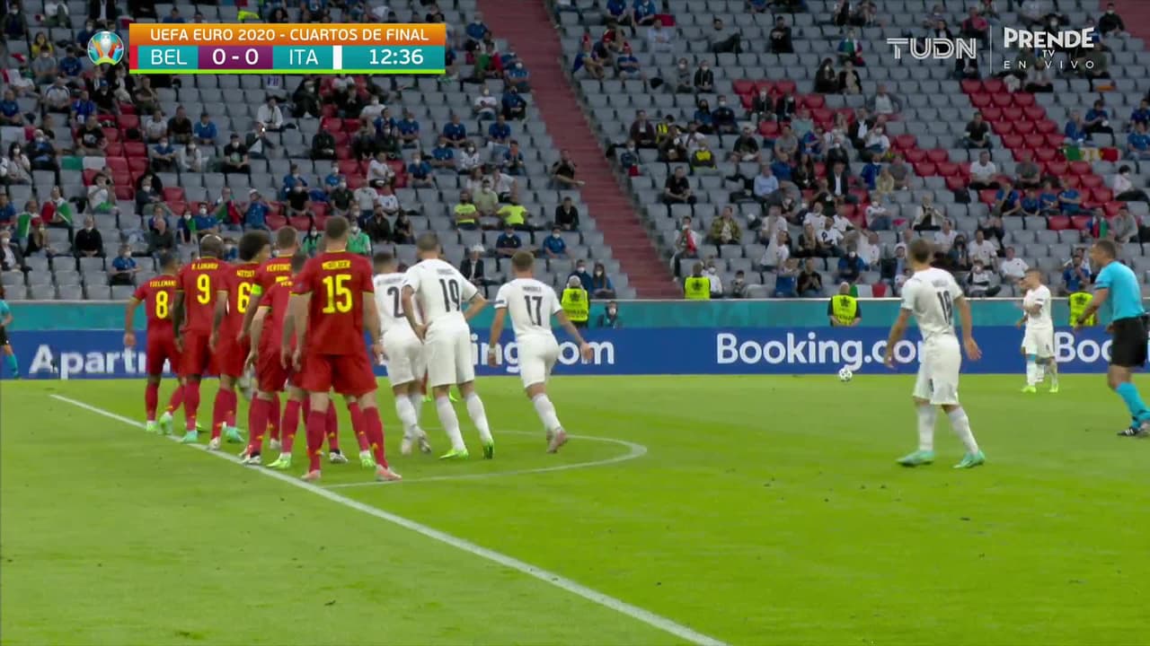 ¡GOL!  anota para Italia. Leonardo Bonucci