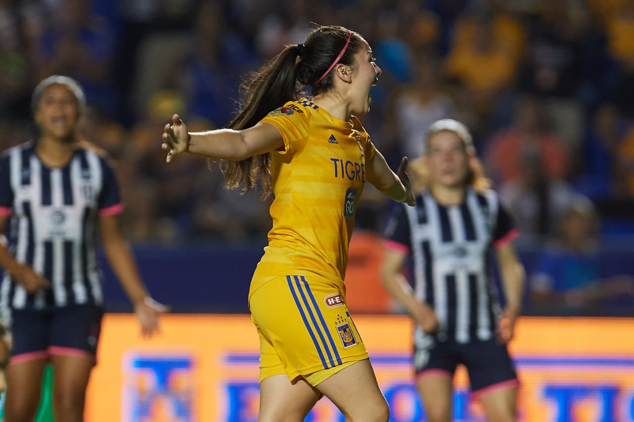 Pasó un minuto y la propia Katty Martínez marcó el doblete y puso al frente en la pizarra, por primera vez, a las Felinas.