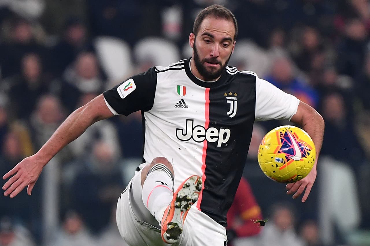 Hermano de Higuaín lo defiende por dejar Italia: "Nuestra madre tiene cáncer"