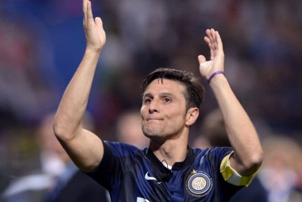 Zanetti dejó marcada una huella en el Inter de Milán. Ganó 5 ligas, 4 Coppas de Italia, 4 SuperCoppas, una Champions, una Copa UEFA y un mundial de la FIFA.