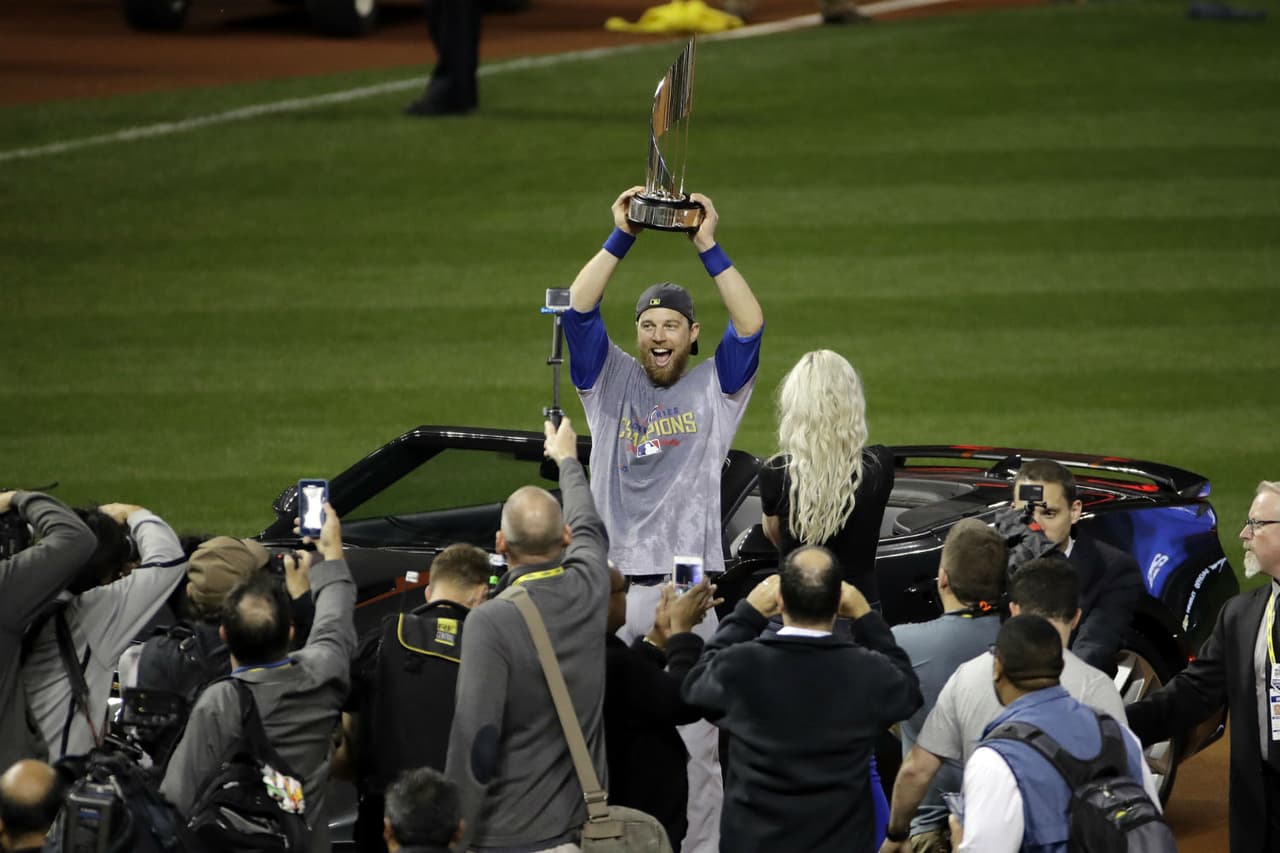 Ben Zobrist fue nombrado MVP de la Serie Mundial 2016