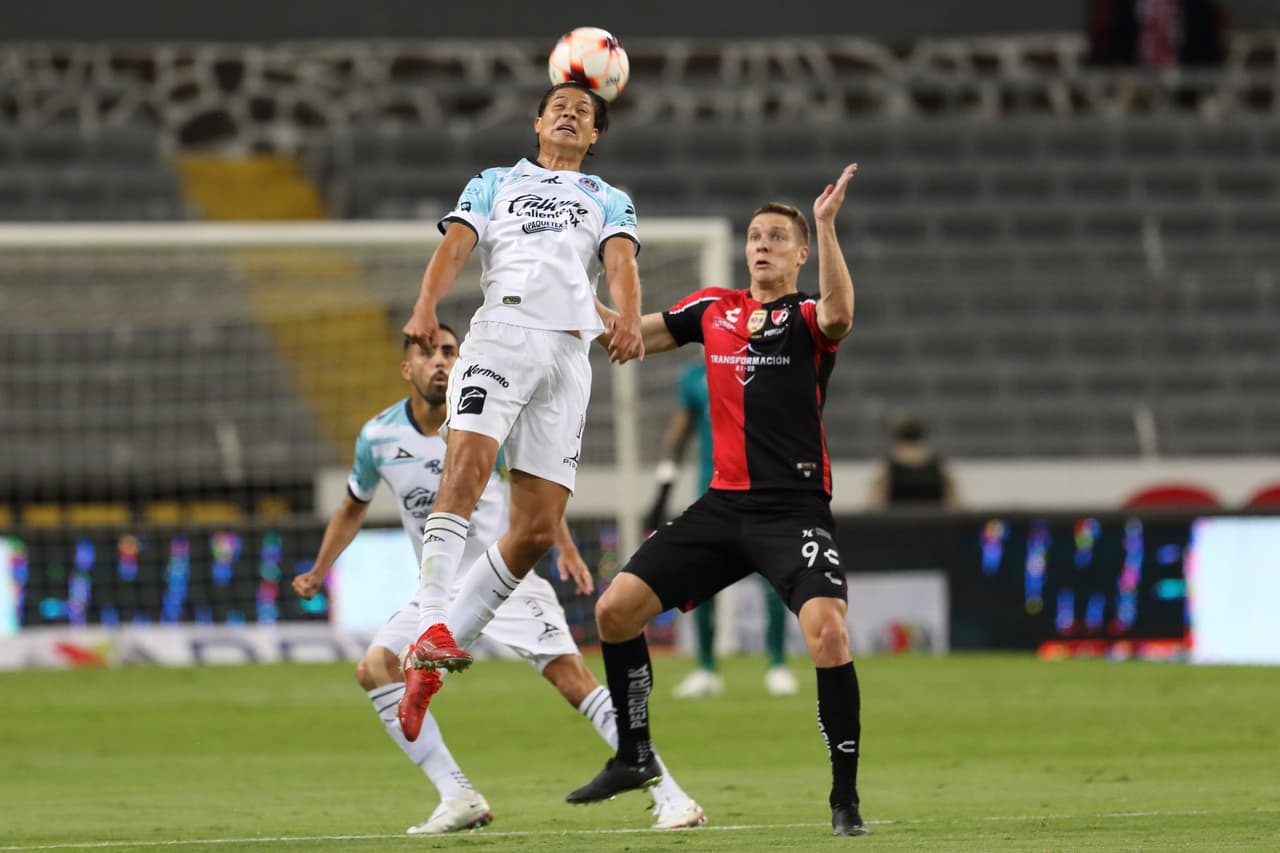 Mazatlán FC sorprendió y venció 1-2 al Atlas en el Estadio Jalisco en la Jornada 14 con doblete de Gonzalo Sosa.