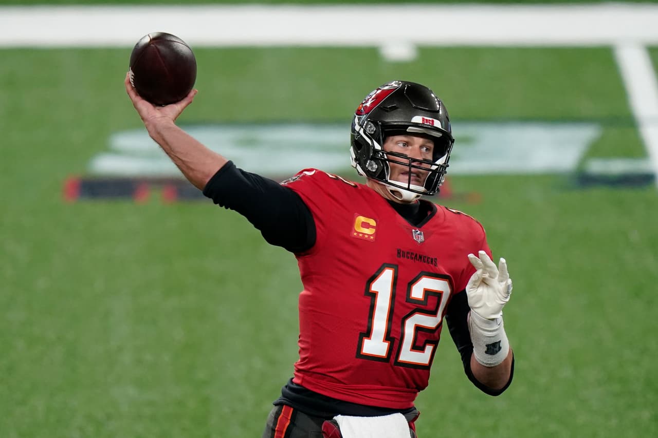 Apenas y sacaron la victoria por un error de conversión de dos puntos de los Giants. Esta semana se enfrentarán ante los Saints. Brady, sin duda, se lleva las palmas, pues fue nombrado Jugador Ofensivo del Mes por la NFL.