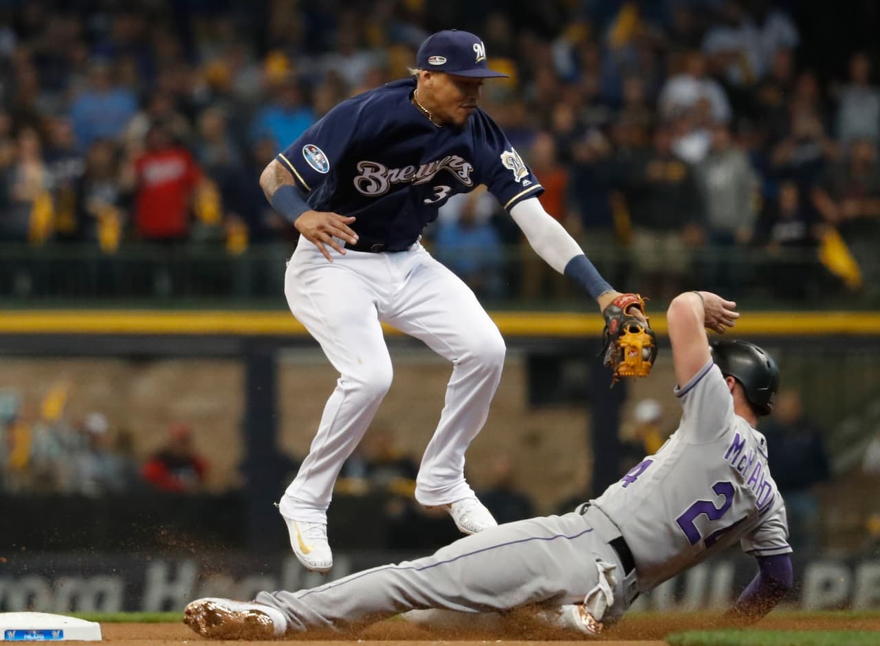 Para la sexta entrada Ryan McMahon recibió pasaporte y, dada la escasa ofensiva de Colorado, buscó hacer que las cosas pasaran. Pero fue pillado en intento de robo de la segunda colchoneta.