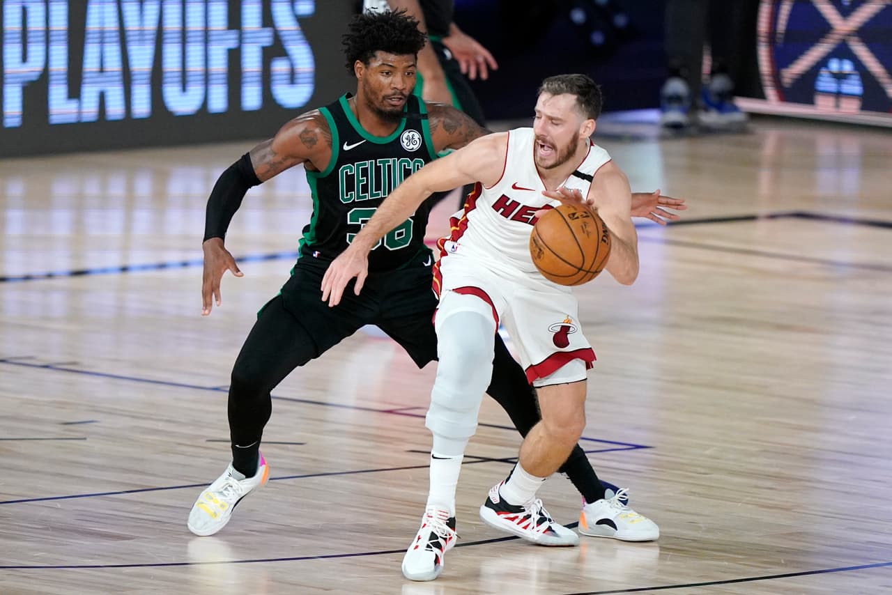 Miami consigue venir de atrás para vencer 117-114 a los Celtics y pegan en el primer partido de las finales de conferencia.
