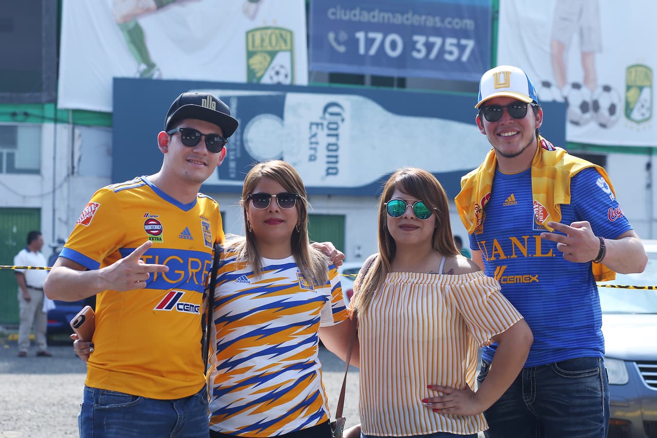 A pocos minutos de la Final del Clausura 2019 entre León y Tigres así viven los fanáticos la llegada al estadio.
