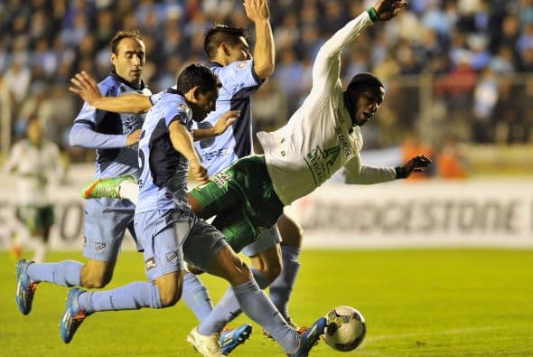 Arizala luchó durante todo el partido para conseguir el pase de León a los cuartos de final de la Copa Libertadores.