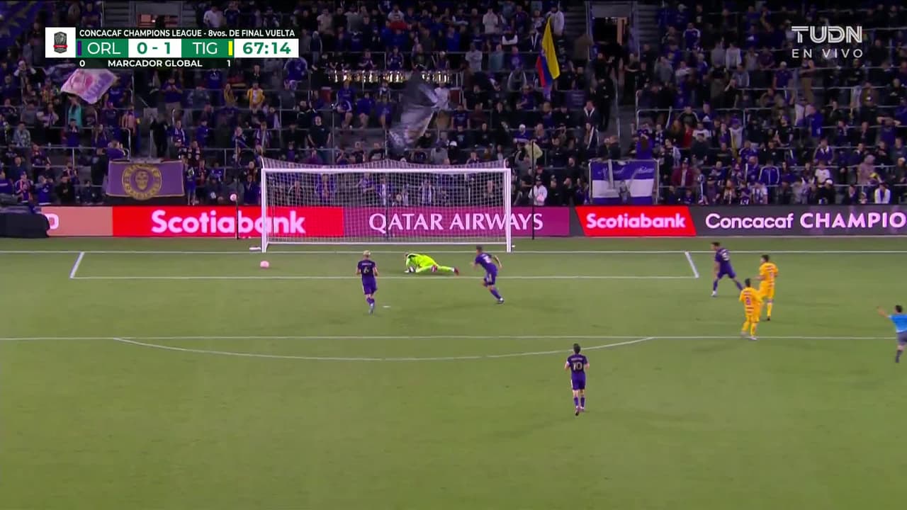 ¡TIRO ATAJADO! disparo por Nicolás Ibáñez.