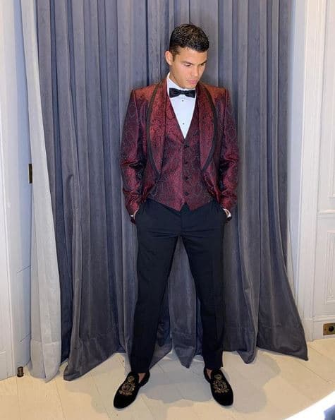 El defensor Thiago Silva también vistió con costosas prendas de Dolce & Gabbana, según compartió en su Instagram.