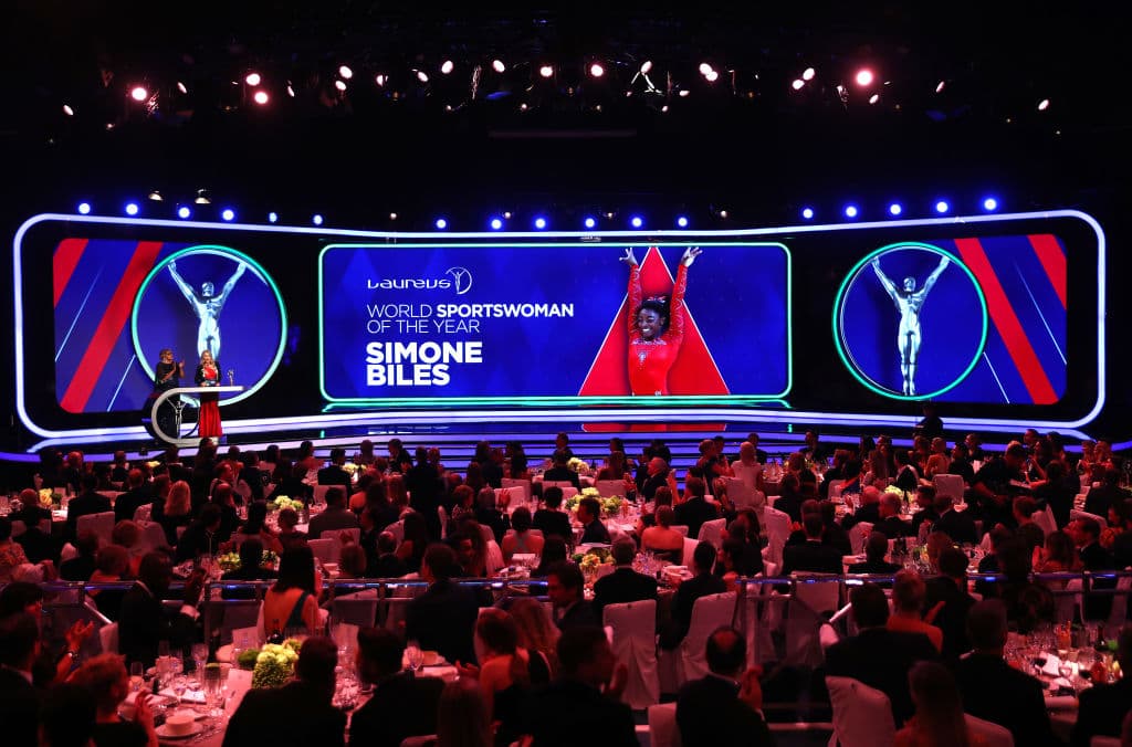 Para Simone Biles es la segunda ocasión que se lleva el premio a Mejor deportista individual femenina. No pudo estar presente, pero agradeció a la distancia con un video por el galardón.