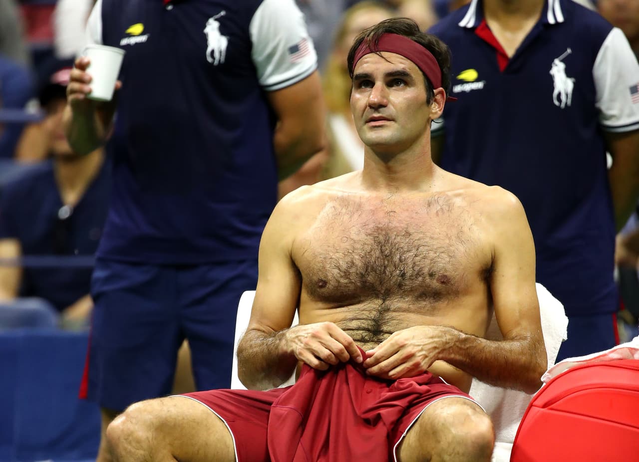 El suizo Roger Federer tampoco ha sido ajeno a estas extremas condicioes climatológicas.
