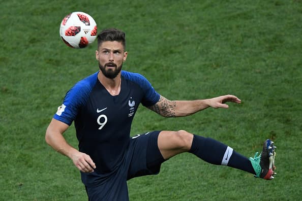 El delantero francés del Chelsea Olivier Giroud, estaría en el radar del Atlético de Madrid. De acuerdo con
<i>Mundo Deportivo</i> el equipo Colchonero ha preguntado por el ariete galo.