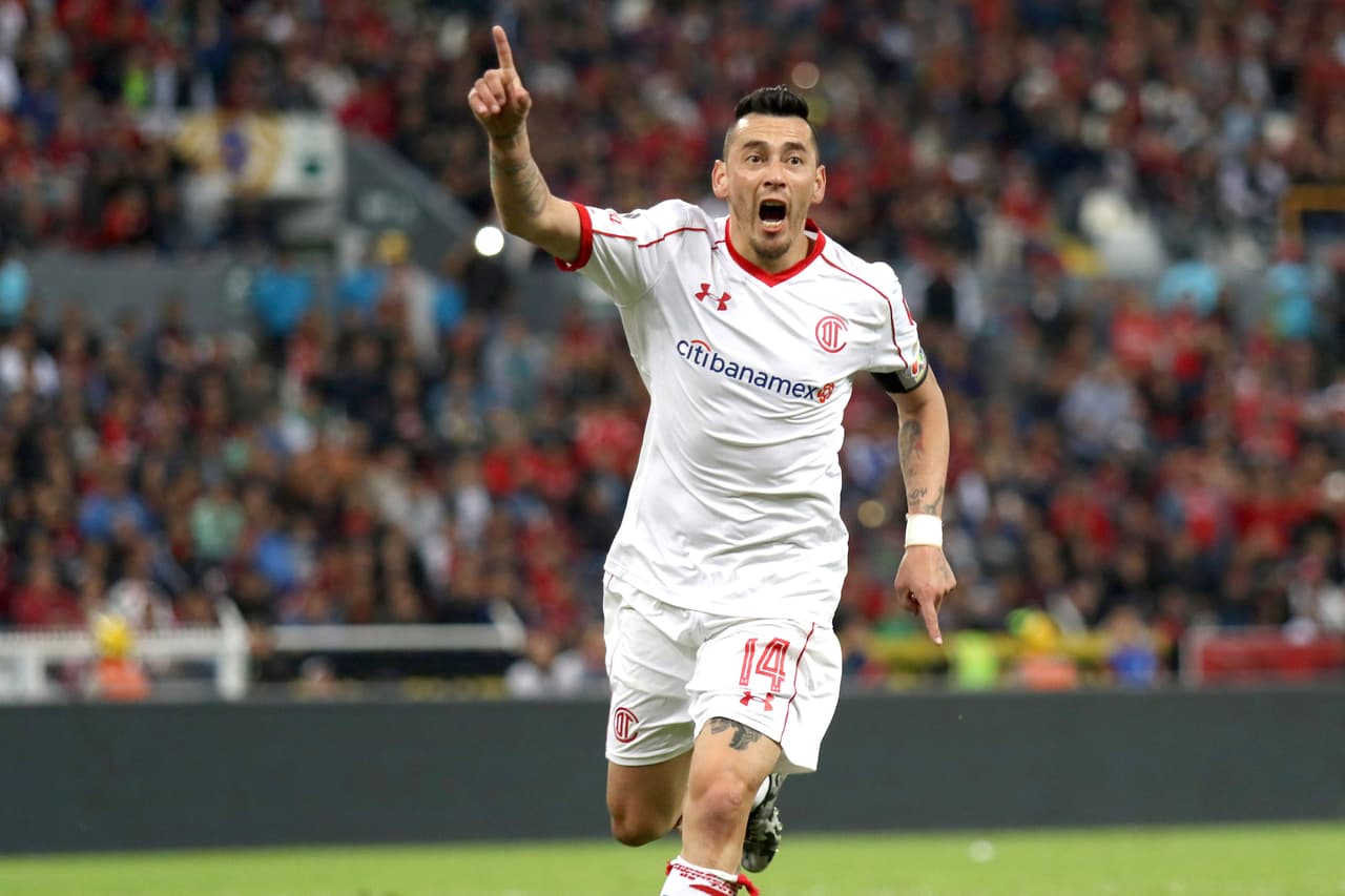 Finalmente, Rubens Sambueza sentenció el partido y el marcador con un 3-1, pese a tener 10 hombres tras la expulsión de Luis Quiñones a los 69'.