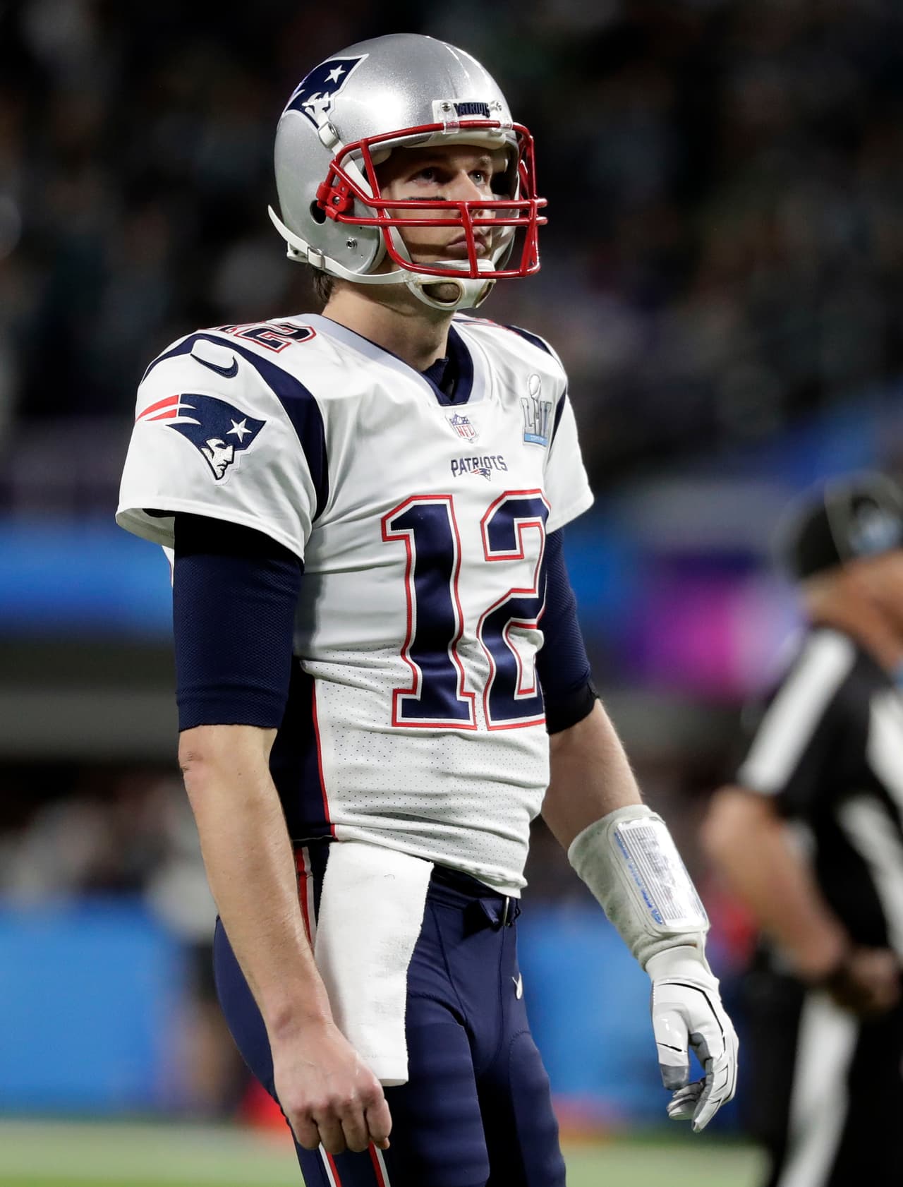 Super Bowl LII - Estadísticas al medio tiempo: Tom Brady ha completado 12 de 23 envíos para 276 yardas totales sin envíos de anotación ni intercepciones.